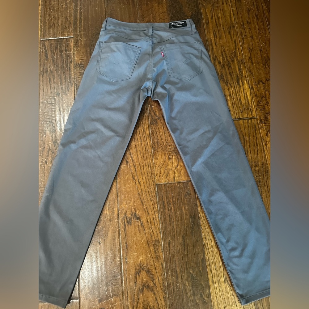 Levi's Gray Chinos size 29/30‎